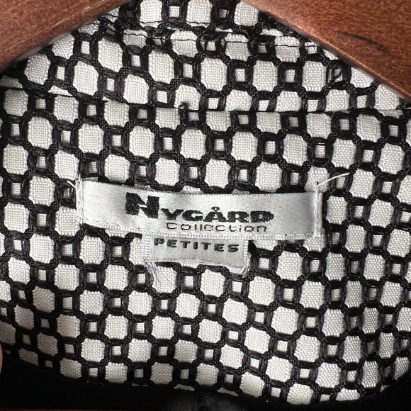 Vintage Nvcard black and white coat. - Picture 3 of 10